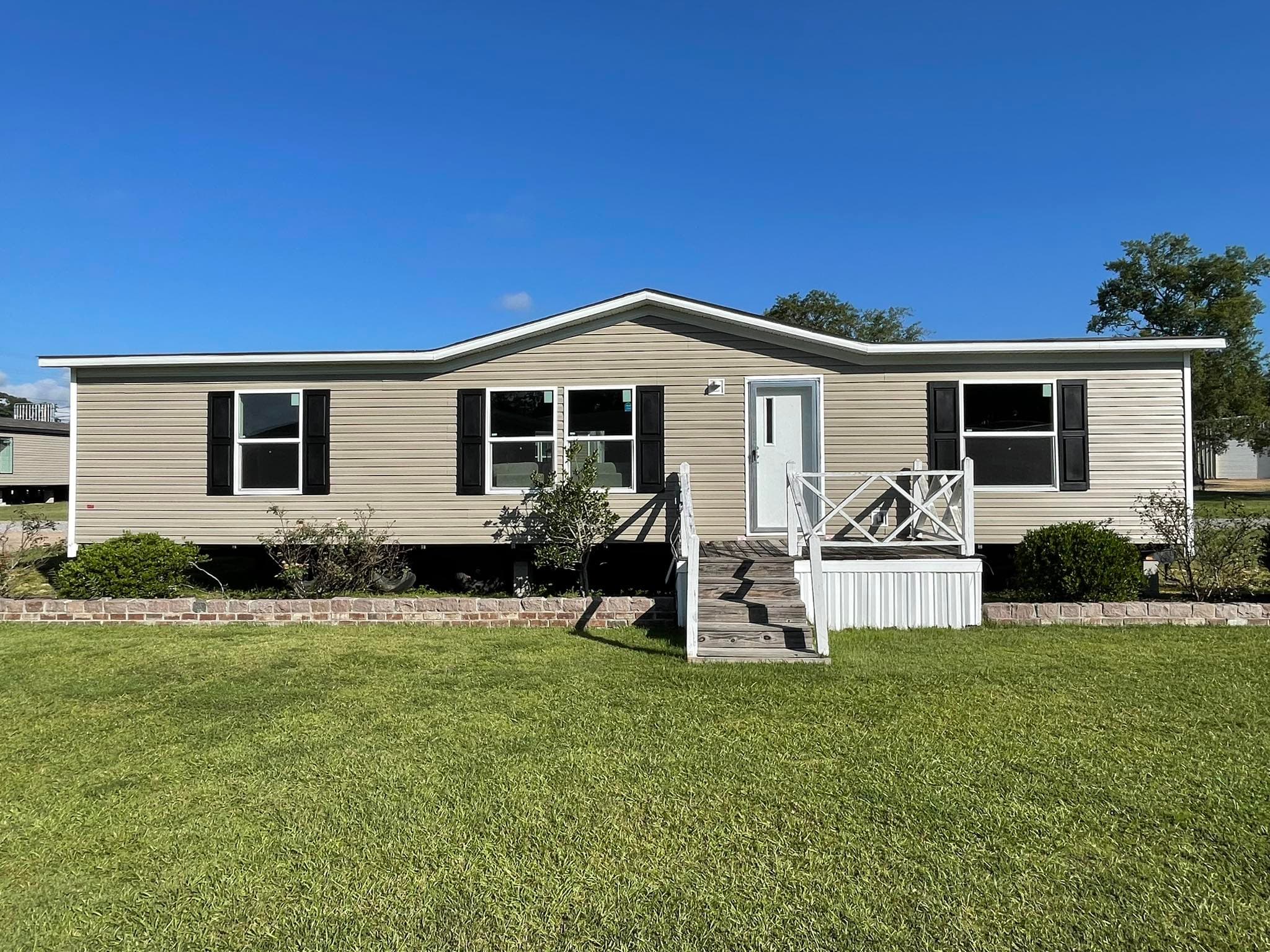 Satisfaction (wind zone 2) elevation and exterior home features