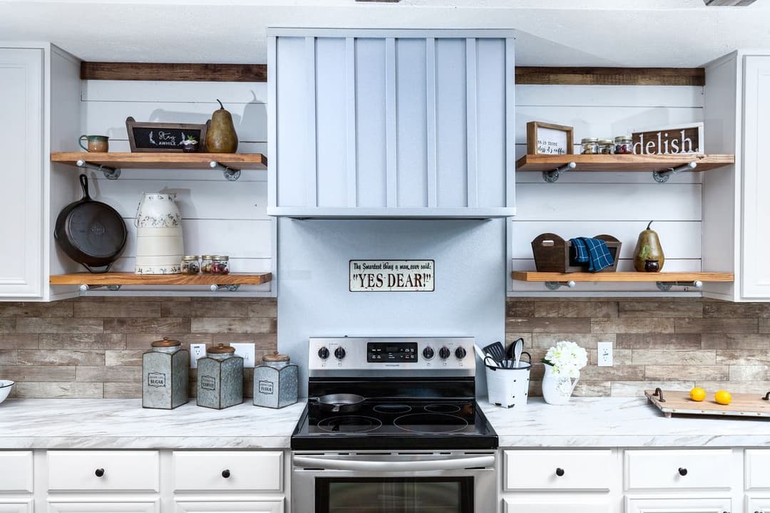 The liza jane kitchen home features