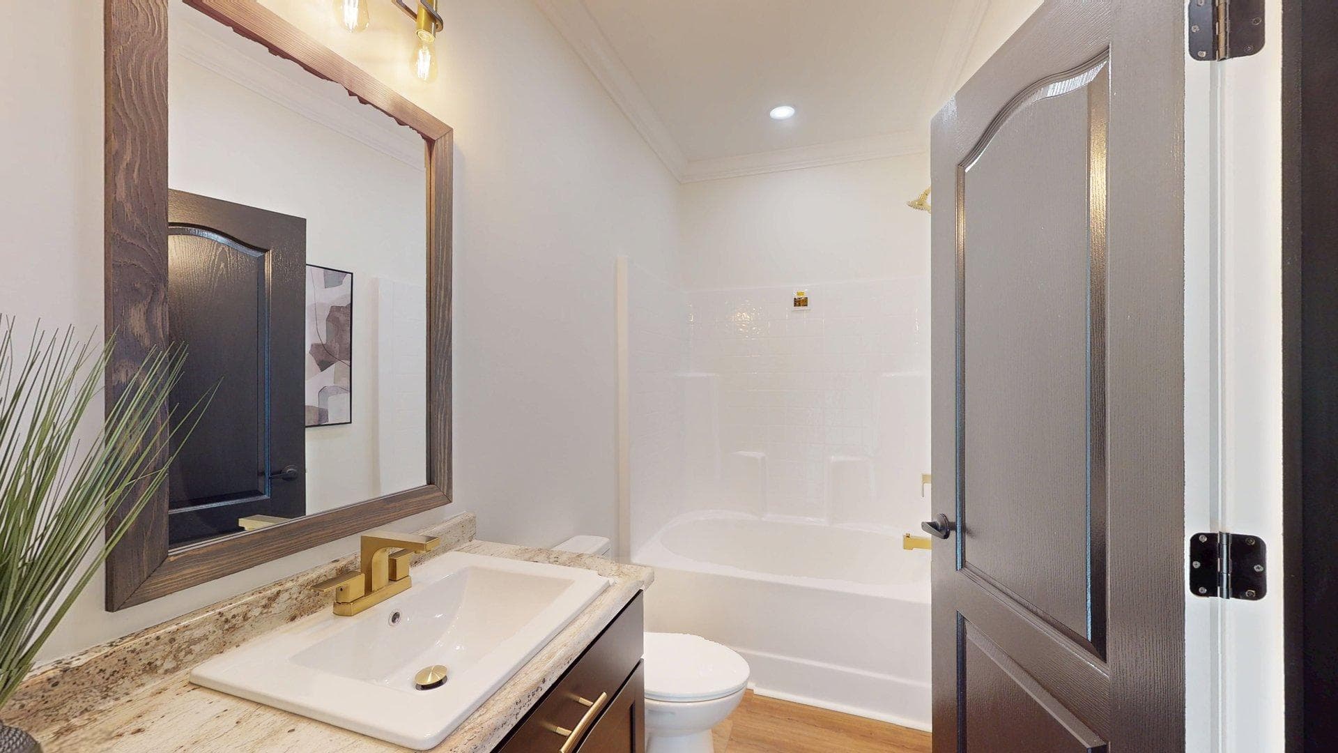 The tollison creek (biloxi) bathroom home features