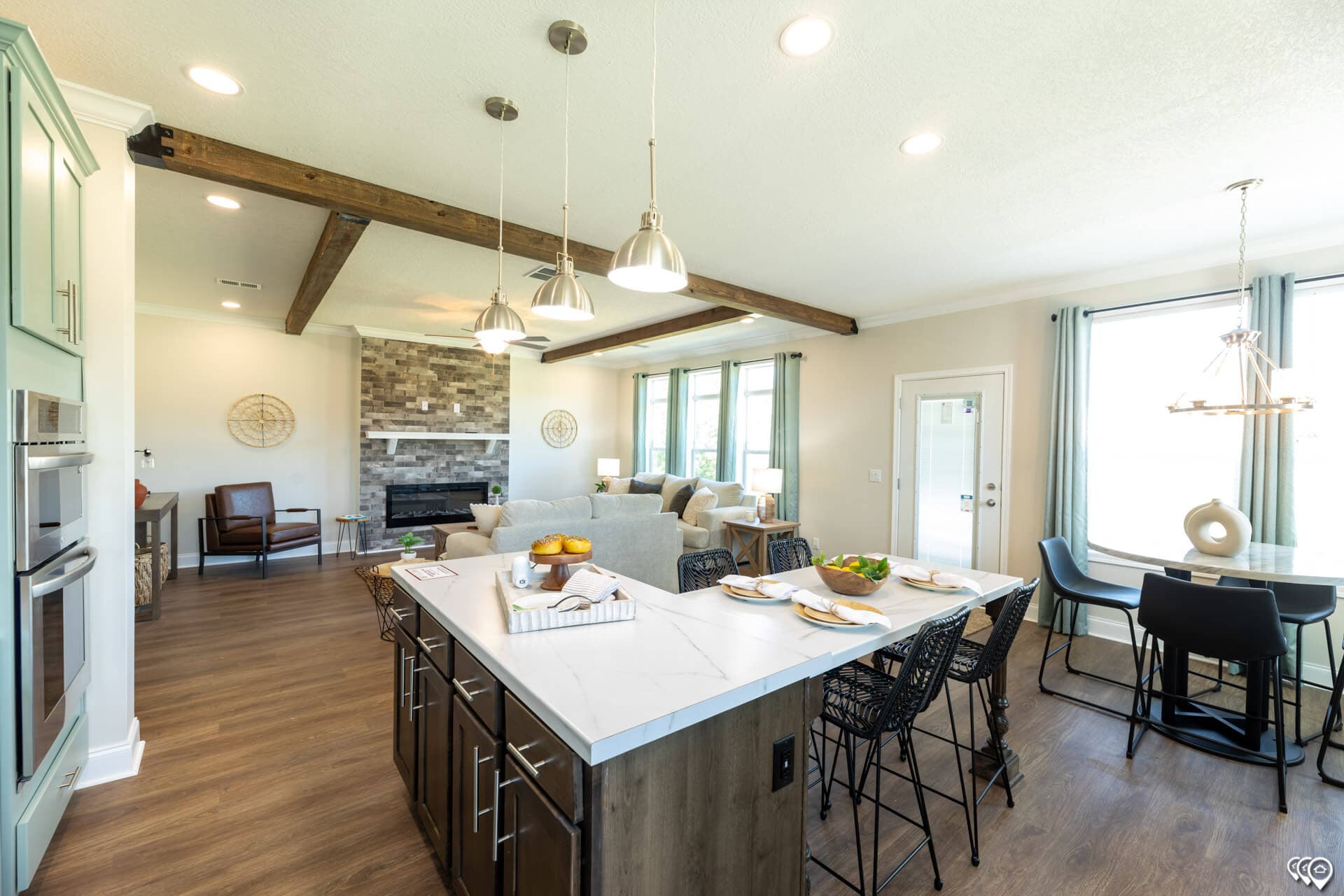 Cedar lake interior home features