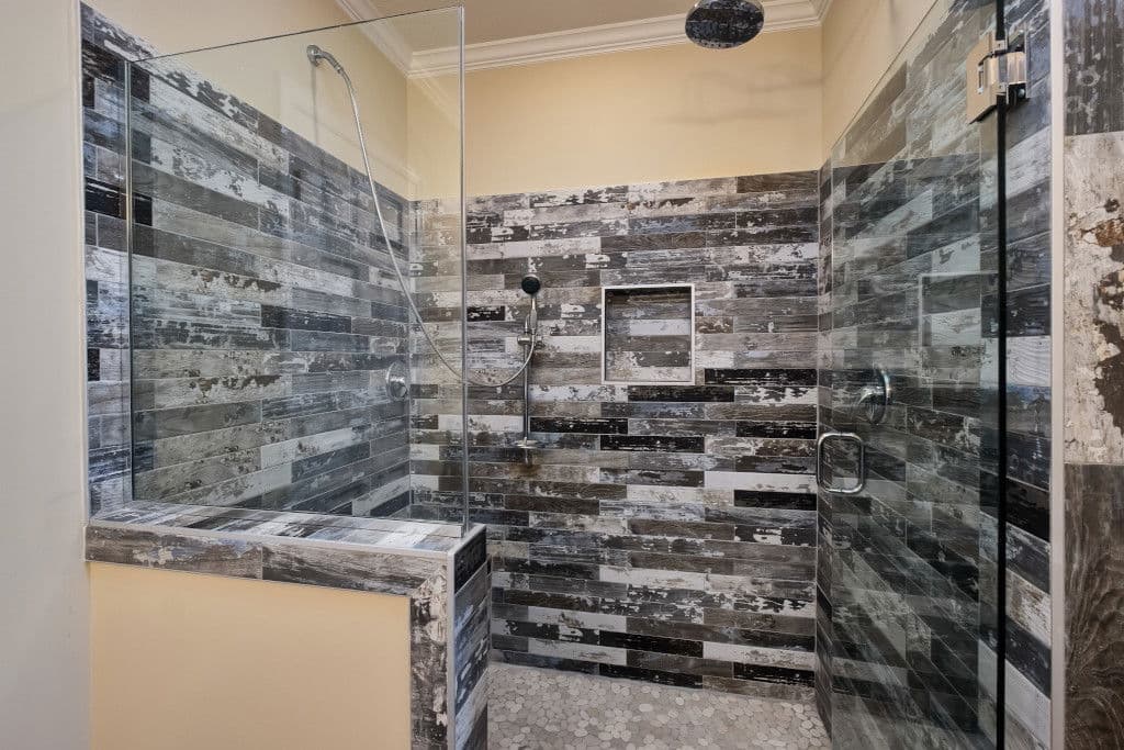 Andrew bathroom home features