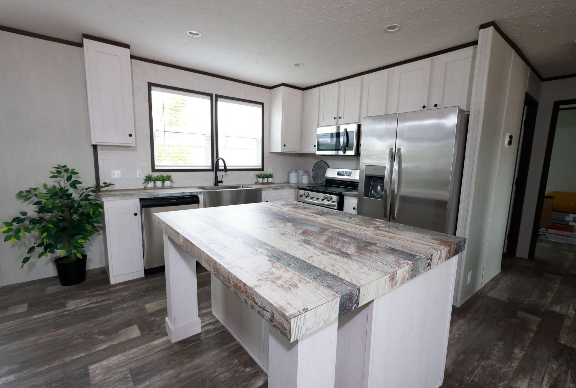 The magnolia  home features